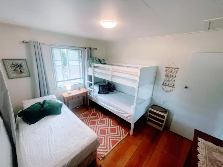 2nd bedroom